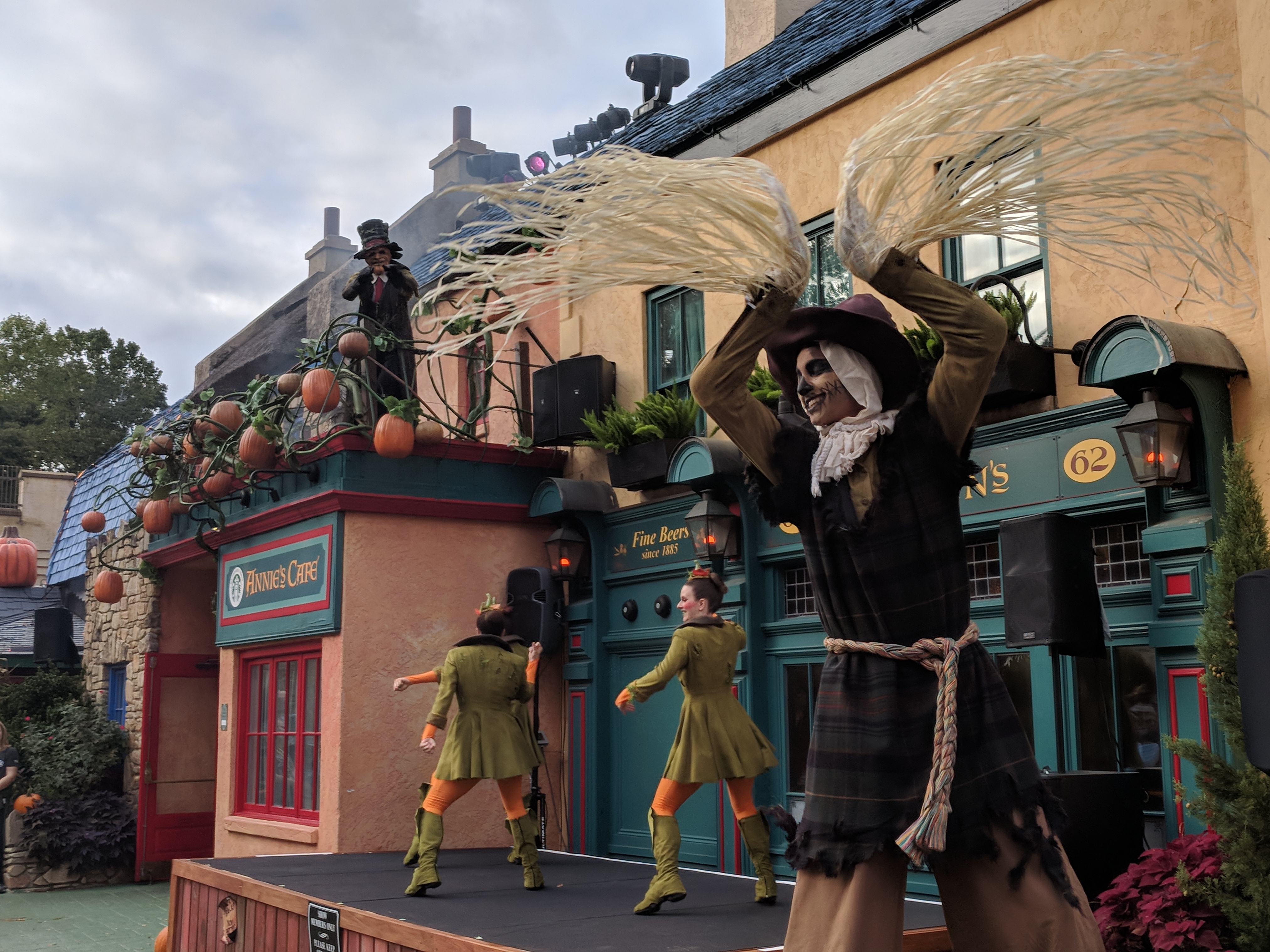 Busch Gardens Williamsburg Howl O Scream Fasci Garden